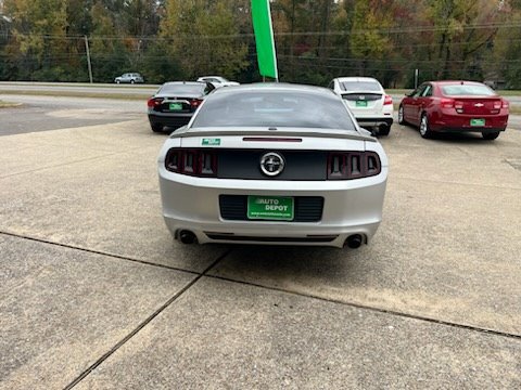 2013 Ford Mustang V6 Premium photo 3