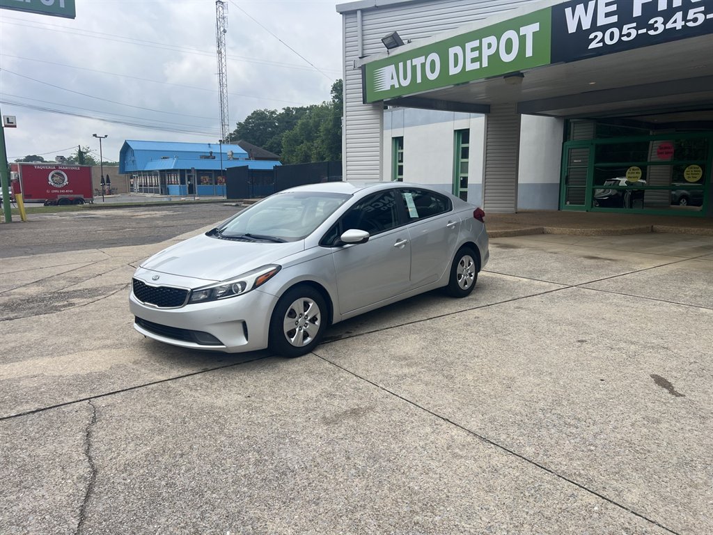 2017 Kia Forte LX AT's photo